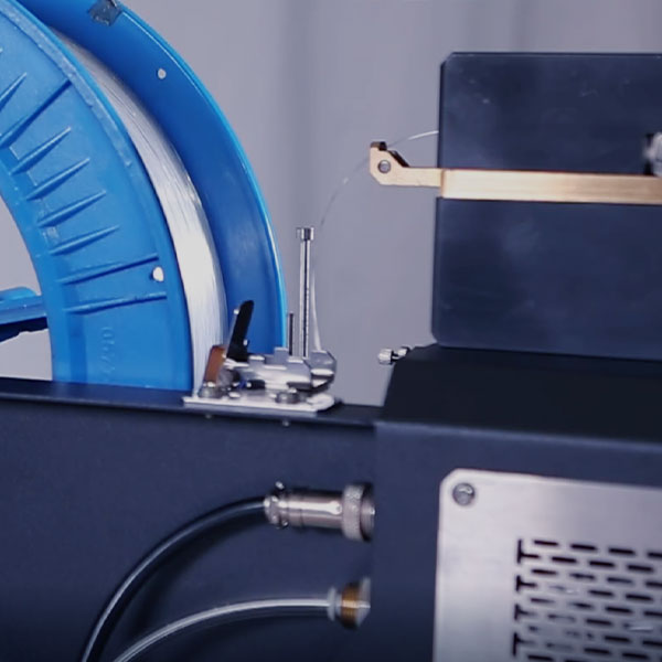 740 自動穿漁絲線機